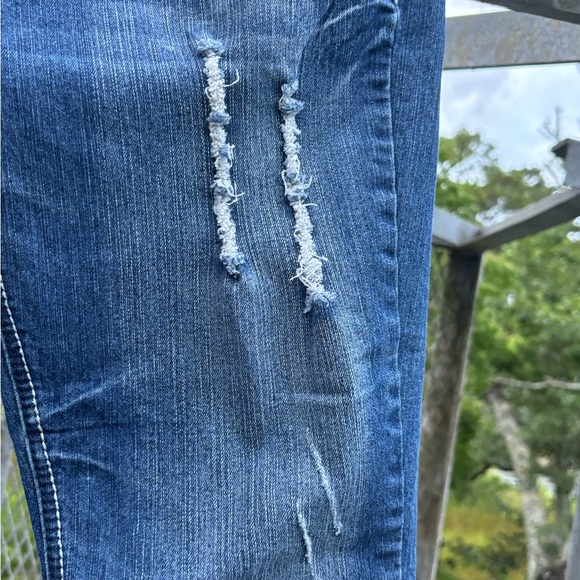 Red Rivet Distressed Jeans Fleur de Lis Rhinestone Pockets Size 13 - Picture 2 of 8